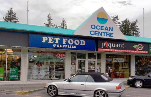 Neighbourhood pet store storefront on 128 street, ocean park, bc