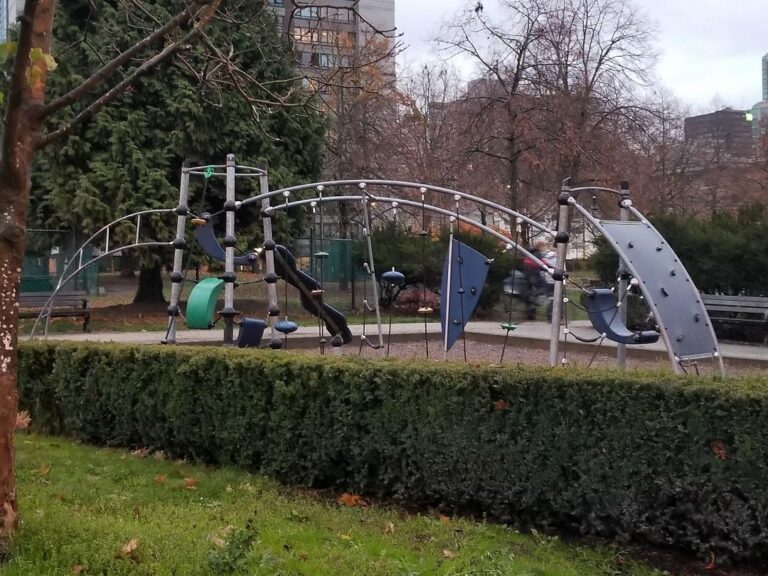 Nelson Park off leash dog park Vancouver BC 7 768x576